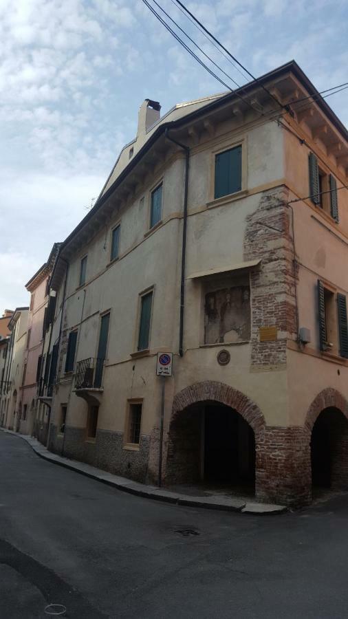 Apartamento La Casa Sui Portici Verona Exterior foto