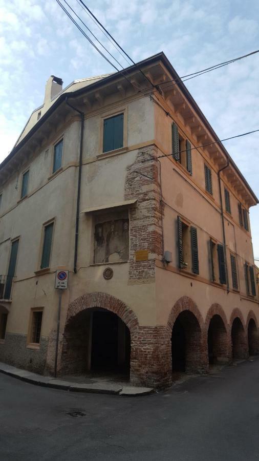 Apartamento La Casa Sui Portici Verona Exterior foto