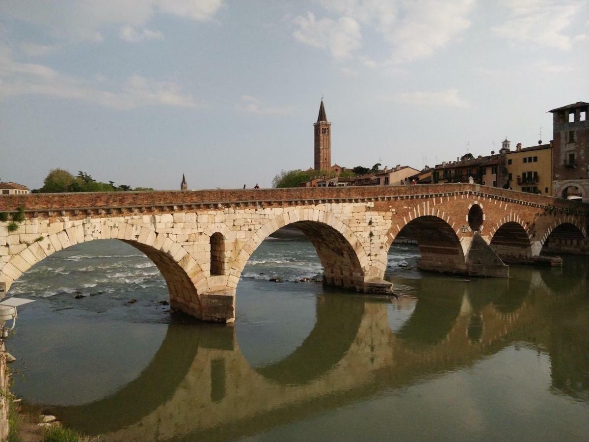 Apartamento La Casa Sui Portici Verona Exterior foto